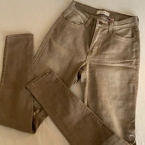 HMS Vibrant Sand Jeans